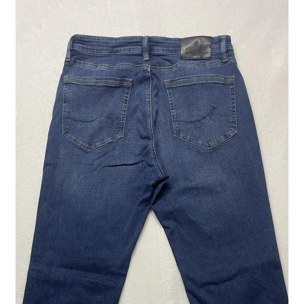 34 Heritage Champ Athletic Fit Men's Size 35x32 Stretch Blue Jeans